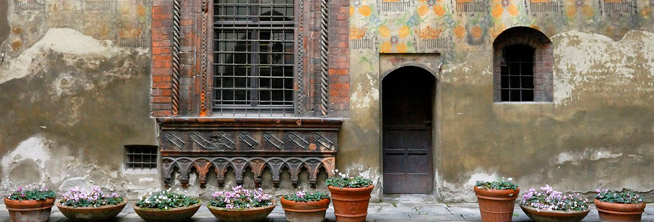 Milan: doors, gates and portals